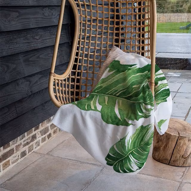 Benjamin Tate Design Twin Botanical Leaves Fleece Blanket in Green and Beige, W/D/H: 120 x 150 cm