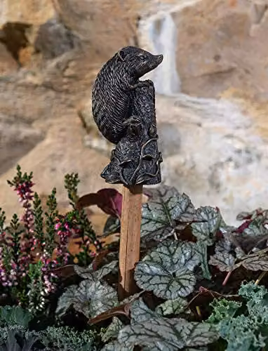 Jardinopia Hedgehog Cane and Stake Topper Garden Ornament in Bronze, H8 x W4 x D4.5 cm – 3