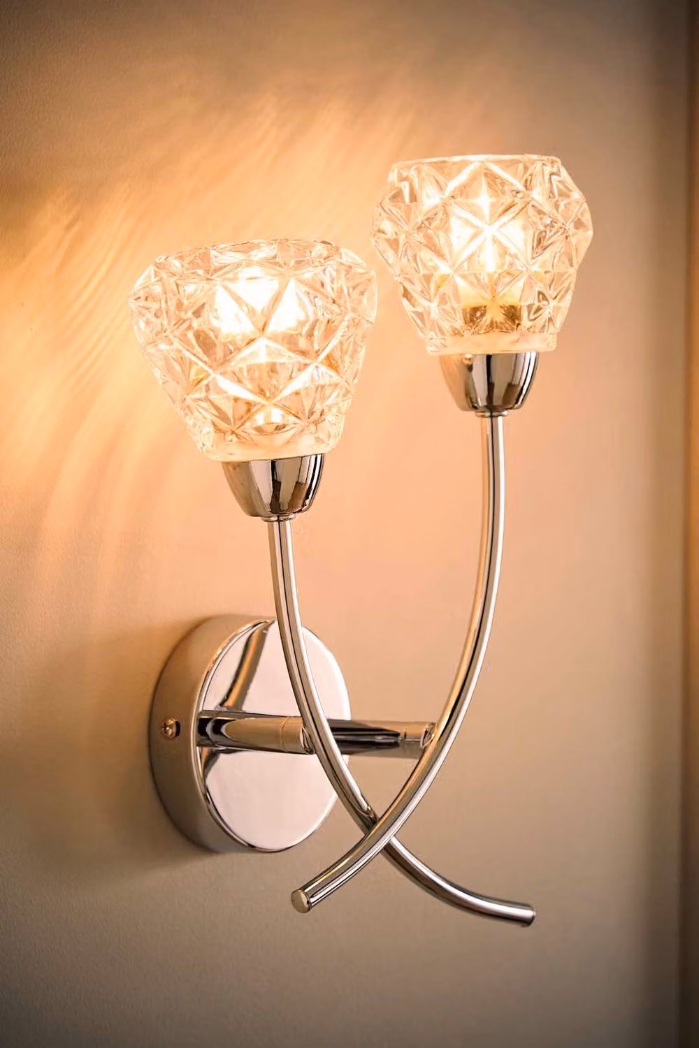 ValueLights Astley Pair of Chrome 2 Way Wall Lights with Crystal Shades and Bulbs in Silver – 2