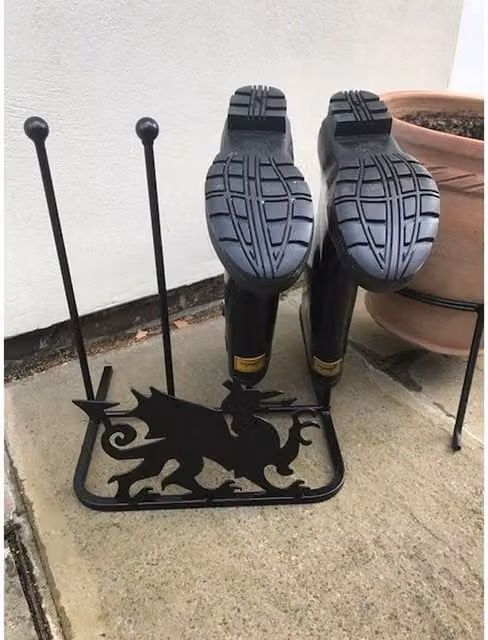 Poppyforge 2 Pair Welsh Dragon Boot Rack, Black Metal, W: 38 cm, D: 30.4 cm, H: 48.3 cm