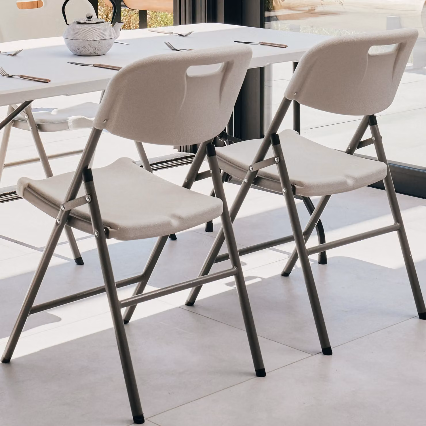 Novecrafto Heavy Duty Folding Chair in White with Powder Coated Steel Frame and Matte Plastic Surface, W/D/H: 53 x 44 x 83 cm – 2