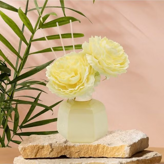 Kingsbury Gifts Vanilla and Anise Reed Diffuser with Artificial Flower, 100ml, Yellow