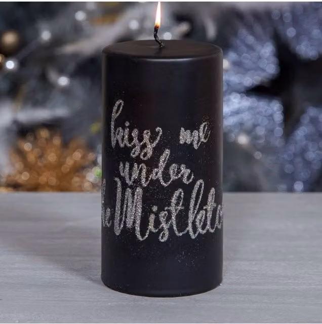 KDMD Kiss Me Under the Mistletoe Black and Silver Pillar Candle – 1