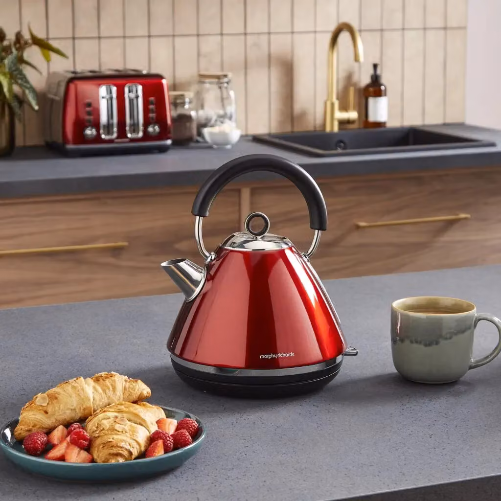 Morphy Richards Accents Pyramid Kettle, 1.5 l, Metallic Red – 2