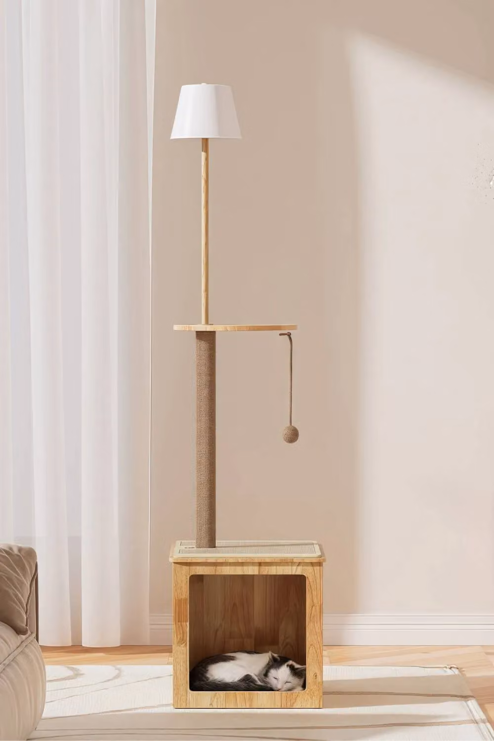 Living and Home 2-in-1 Cat Climbing Frame Floor Lamp in Natural Wood and Beige – 2