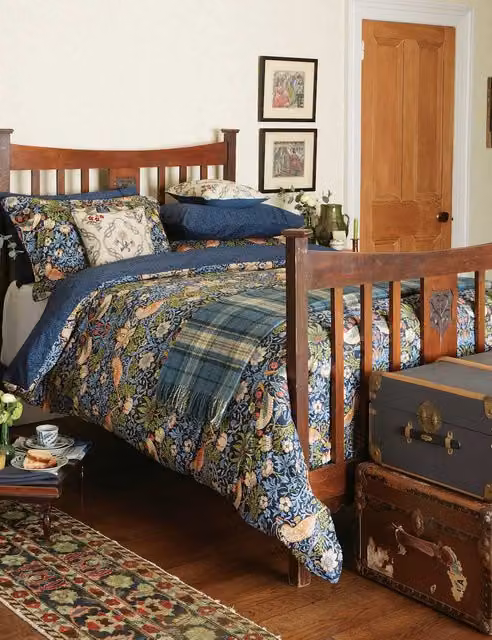 Morris & Co Strawberry Thief Floral Cotton Percale Bedding Set, Blue and Multicolour, W: 180 cm, H: 200 cm