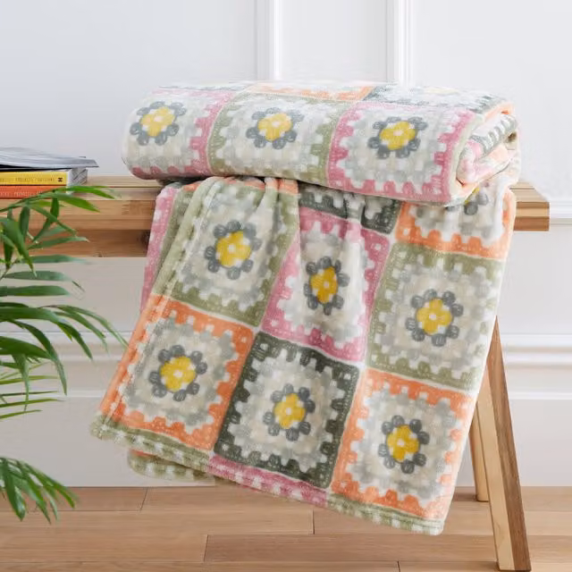 Catherine Lansfield Floral Crochet Print Fleece Throw in Green and Multicolour, W: 130 cm, D: 170 cm