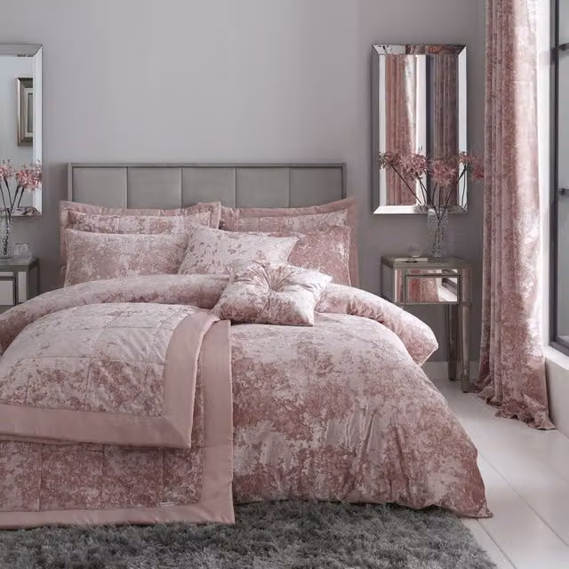 Catherine Lansfield Crushed Velvet Duvet Cover Bedding Set in Pink