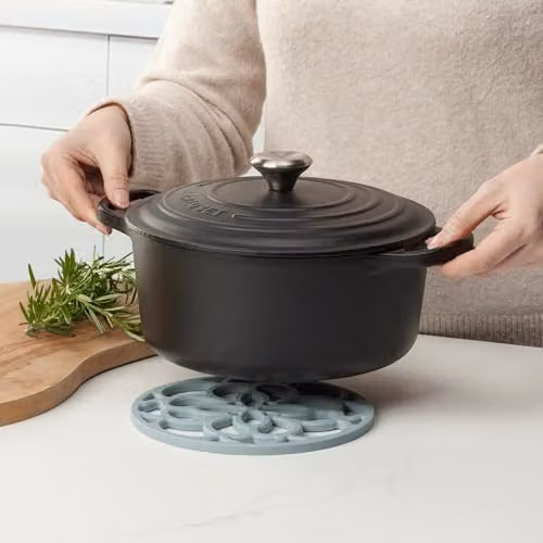 Zeal Silicone Round Heritage Trivet Mat in Blue, Diameter: 18 cm – 2