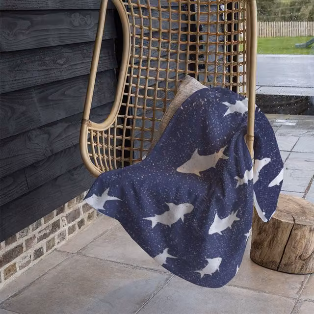 Benjamin Tate Design Fish Fleece Blanket in Blue and Beige, W/D/H: 120 x 150 cm – 1