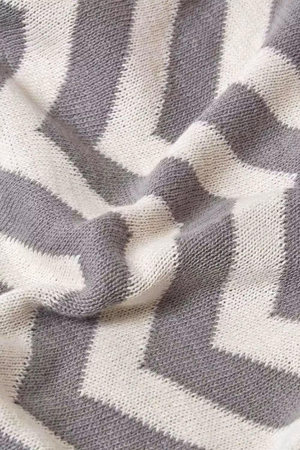 Homescapes Grey and White Cotton Knitted Geometric Throw, W: 150 cm, L: 200 cm – 2