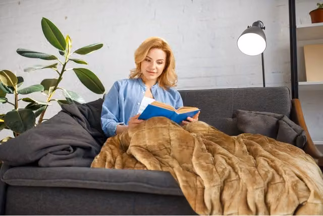 NewEdgeBlinds Reversible Weighted Sherpa Blanket in Beige and Brown, Width: 152 cm