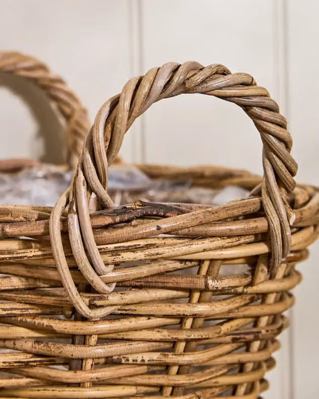 Dibor Traditional Extra Small Lined Wicker Planter Basket with Handles in Grey and Brown – 3