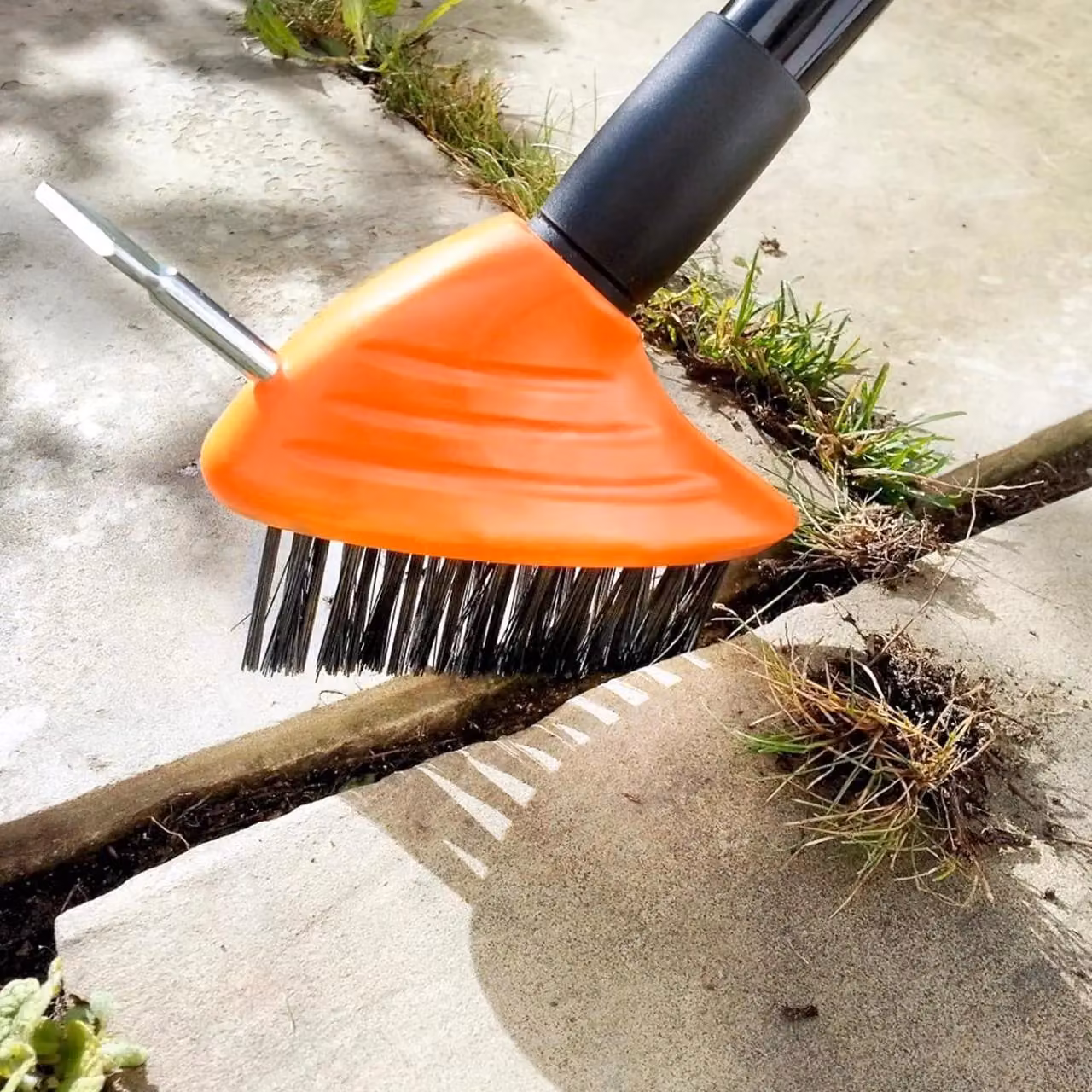 mysmartbuy 3-in-1 Telescopic Garden Brush and Weeding Tool in Orange and Multicolour – 5