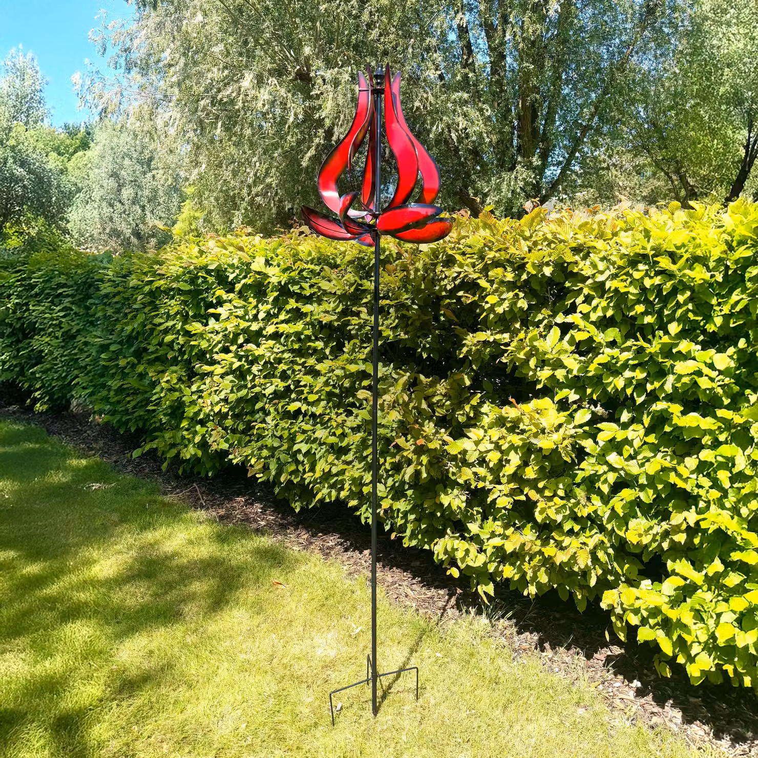 Primrose Metal Flutter Bulb Kinetic Wind Spinner in Red, Height: 65 cm – 2