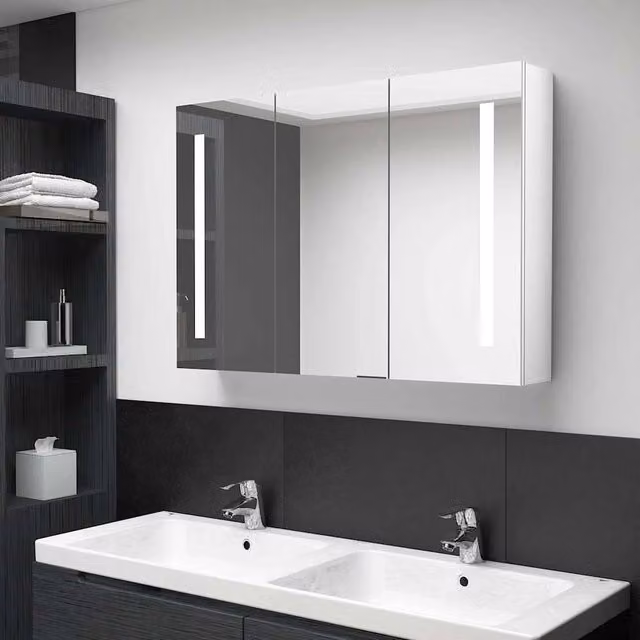 Berkfield Home LED Bathroom Mirror Cabinet in Shining White, W/D/H: 89 x 14 x 62 cm
