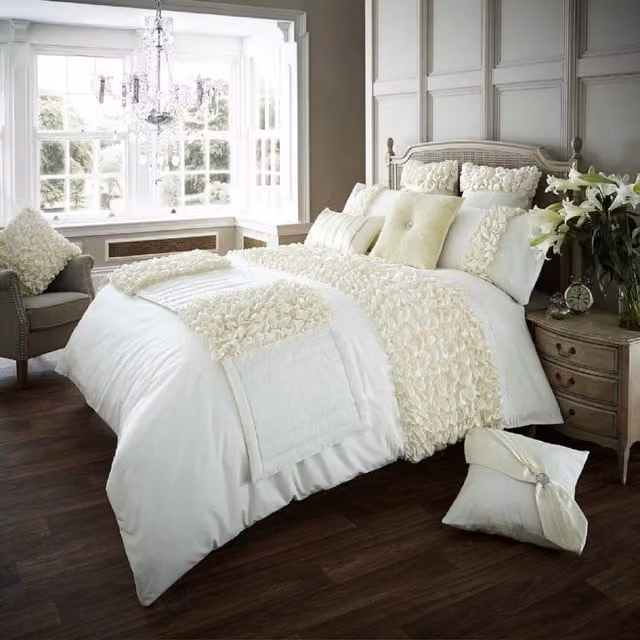 Smart Living Verina Polycotton Duvet Cover and Pillowcases in Beige, W/D/H: 200 x 200 cm and 50 x 75 cm