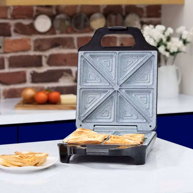 Tower 4 Slice Deep Sandwich Maker in Black