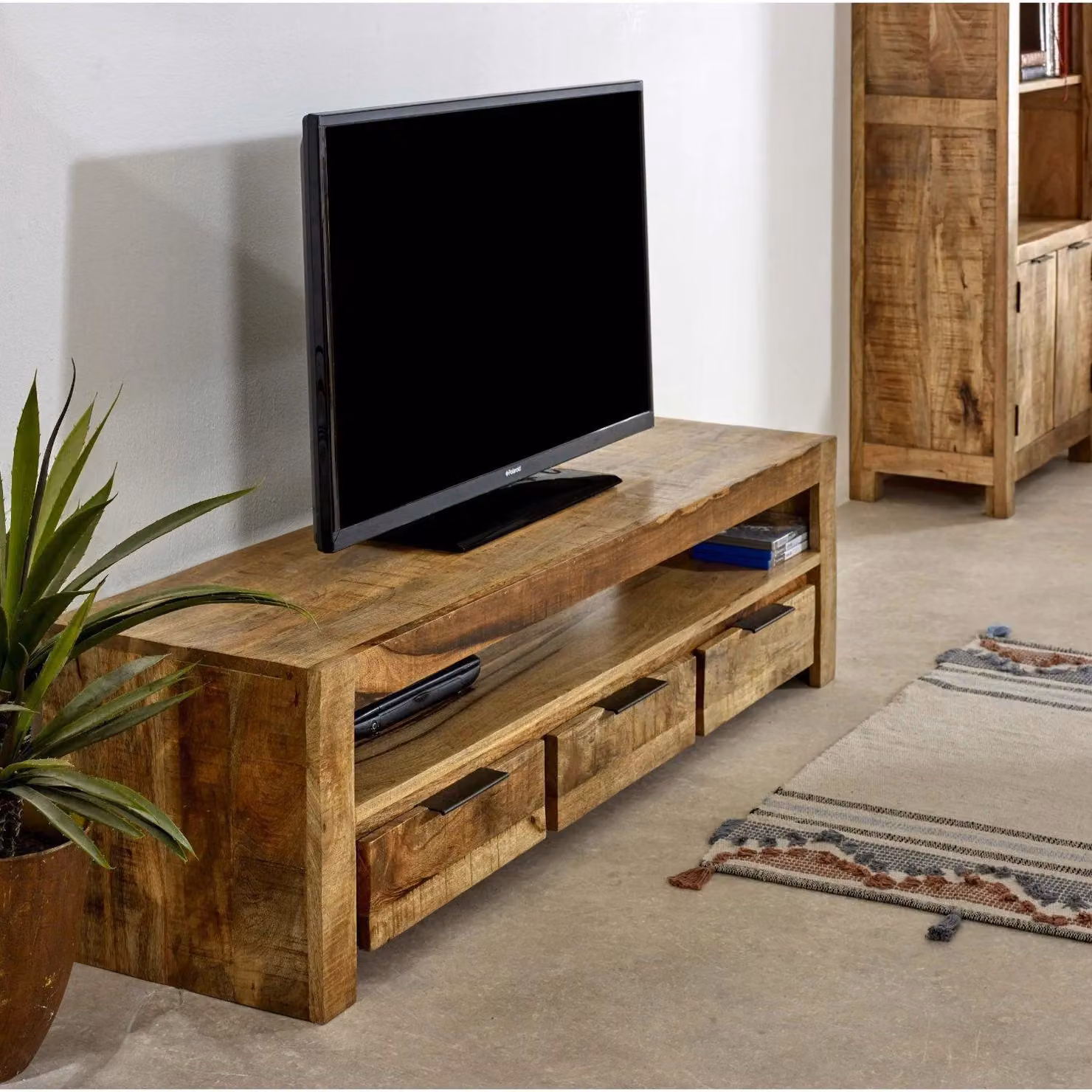 IH Design Bratton Mango Wood Large TV Stand with 3 Drawers, Brown, W/D/H: 150 x 40 x 40 cm – 2