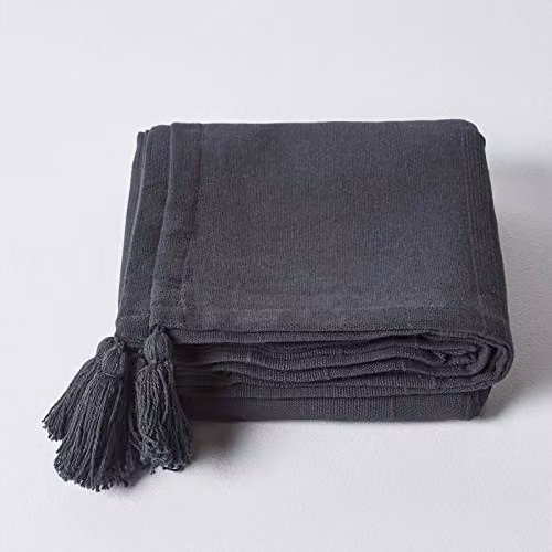 Homescapes Rajput Ribbed Cotton Throw in Black with Fringes – 2