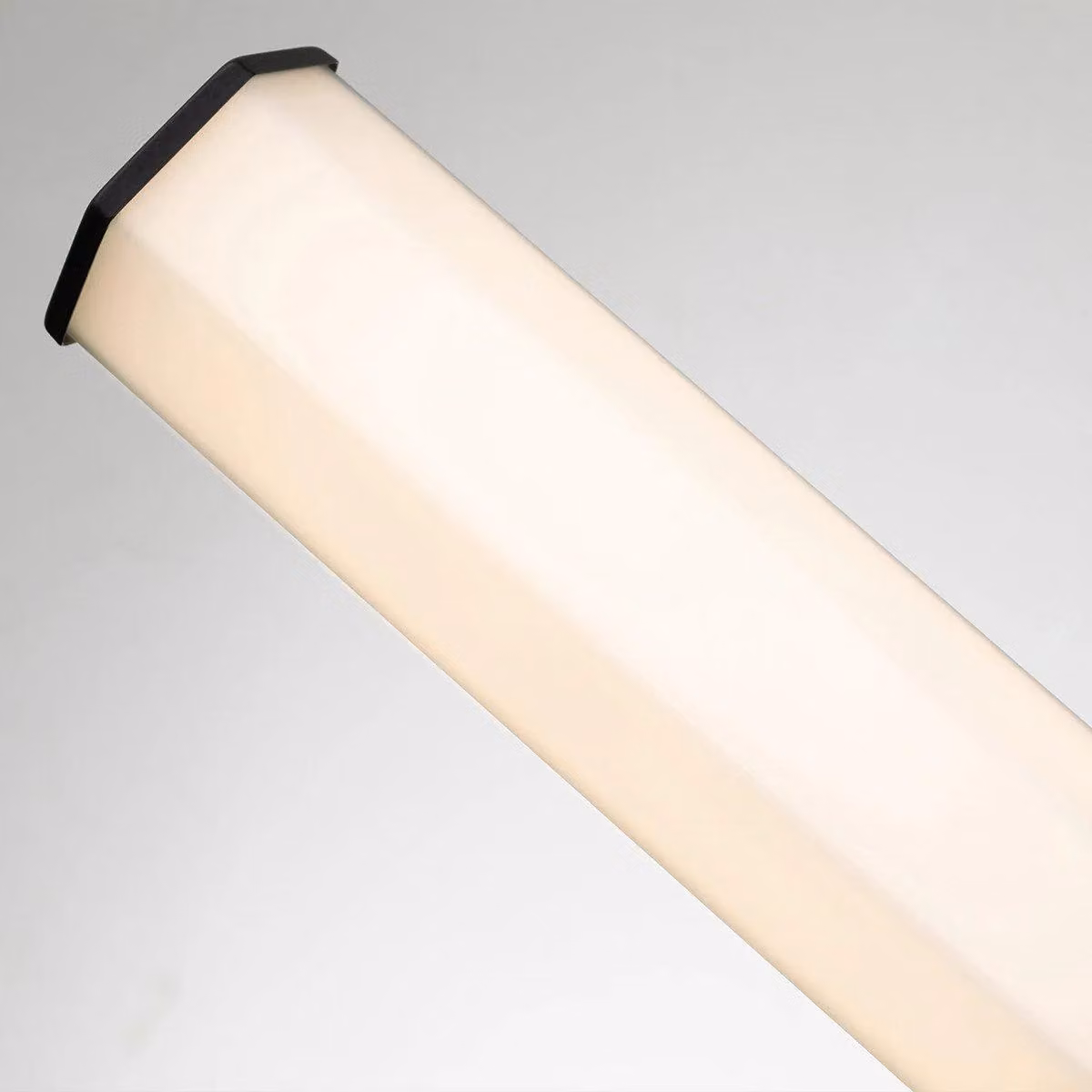Netlighting Hinkley Facet Integrated LED Bathroom Wall Lamp in Matte Black, 3000K Warm White, IP44 – 3