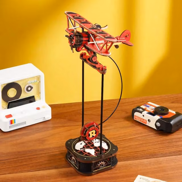 Syntego Sky Captain 3D Puzzle DIY Pendulum Model Kit in Red and Multicolour