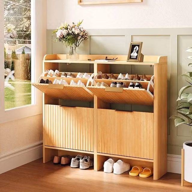 EONLION Modern Oak Shoe Cabinet with 4 Tilting Louvered Doors in Light Oak, Width: 100 cm