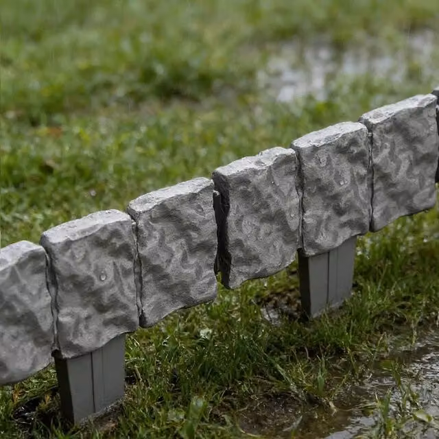 FLAVORA 30-Piece Cobbled Stone Effect Garden Lawn in Grey, W: 100 cm, D: 15 cm