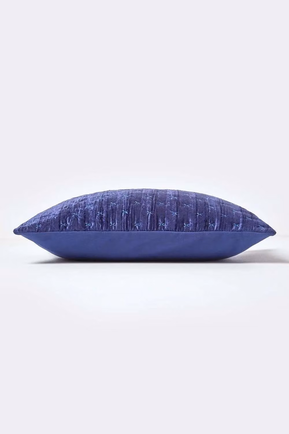 Homescapes Navy Blue Rectangular Crushed Velvet Cushion Cover, W/D/H: 50 x 30 x 30 cm – 2