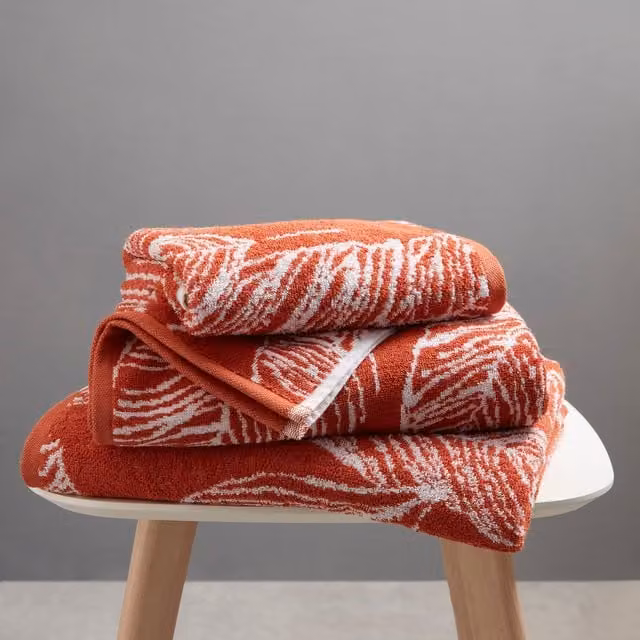 Fusion Matteo Luxury Cotton Jacquard Towel with Floral Motif in Terracotta – 1