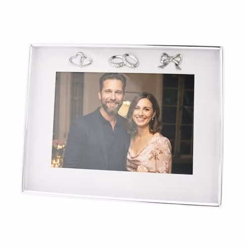 Happy Homewares Modern Rectangular Single Metal and Glass Tabletop Picture Frame in Silver – 1