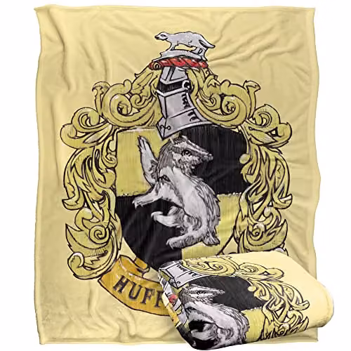 Warner Brothers Harry Potter Hufflepuff Rough Crest Fleece Throw Blanket, White, W/D/H: 152 x 127 cm