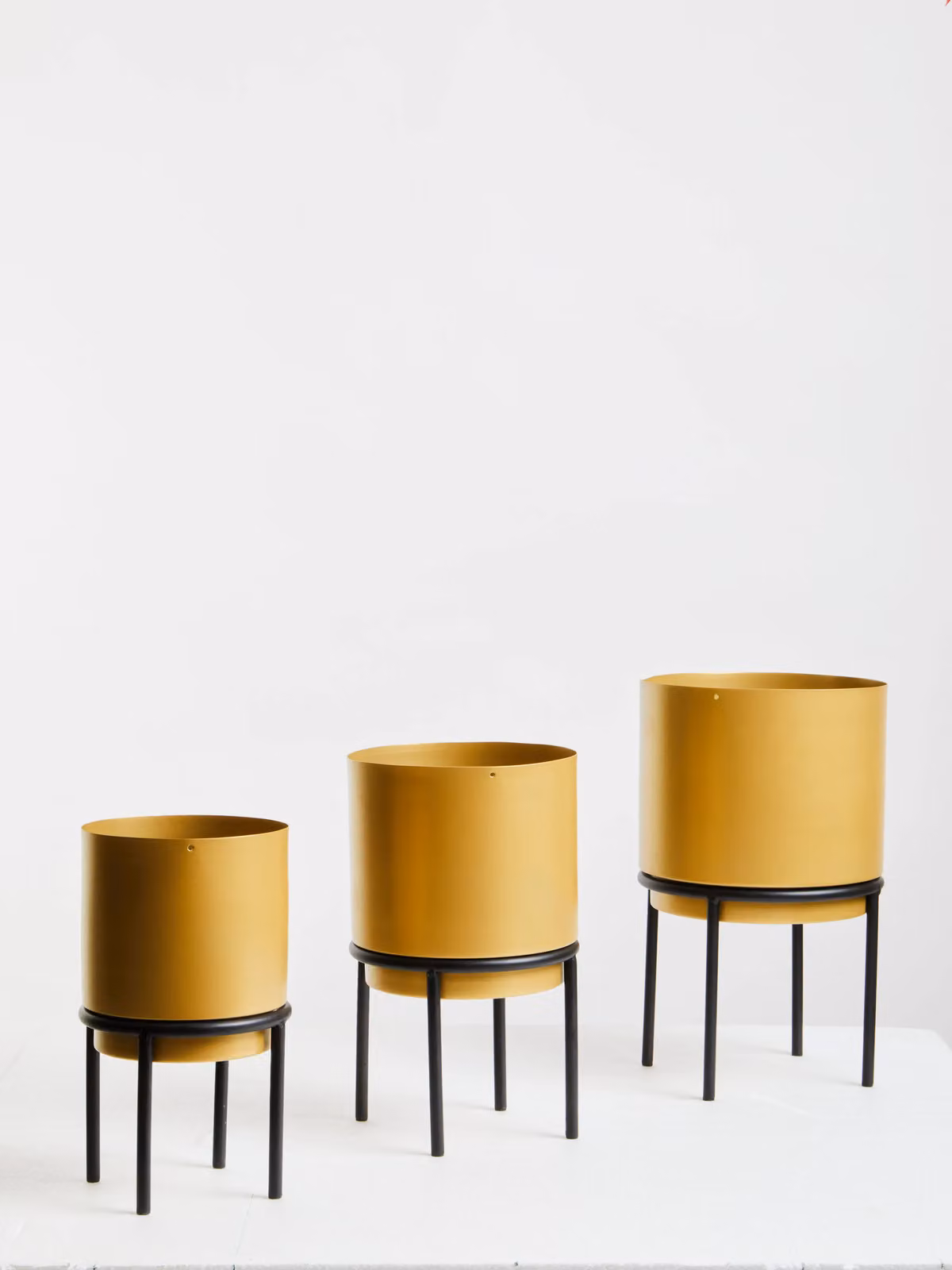 Orsina Avento Set of Three Round Metal Tabletop Planters in Gold and Black – 2