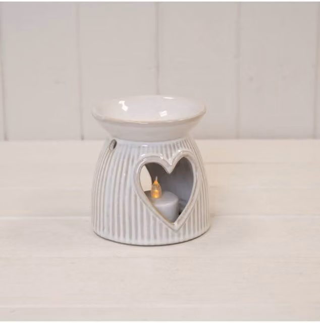 KDMD Natural Ceramic Oil Burner with Cut Out Heart Detail in Beige and White