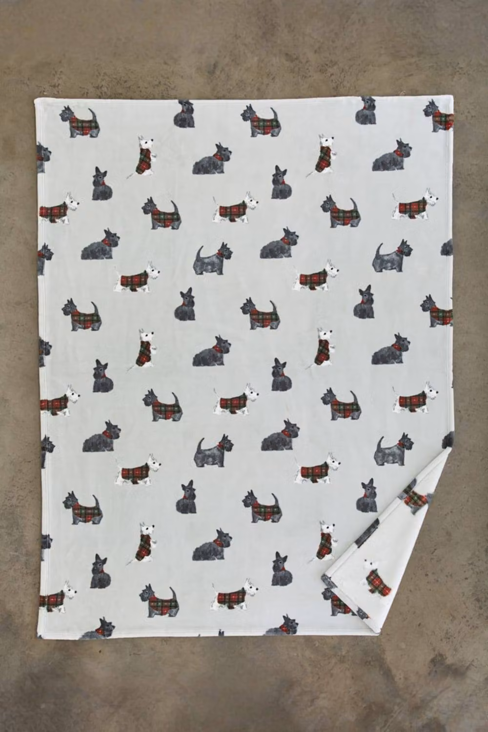 The Lyndon Company Hattie Dog Grey and White Soft Plush Decorative Throw Blanket W/D/H: 140 x 180 cm – 2