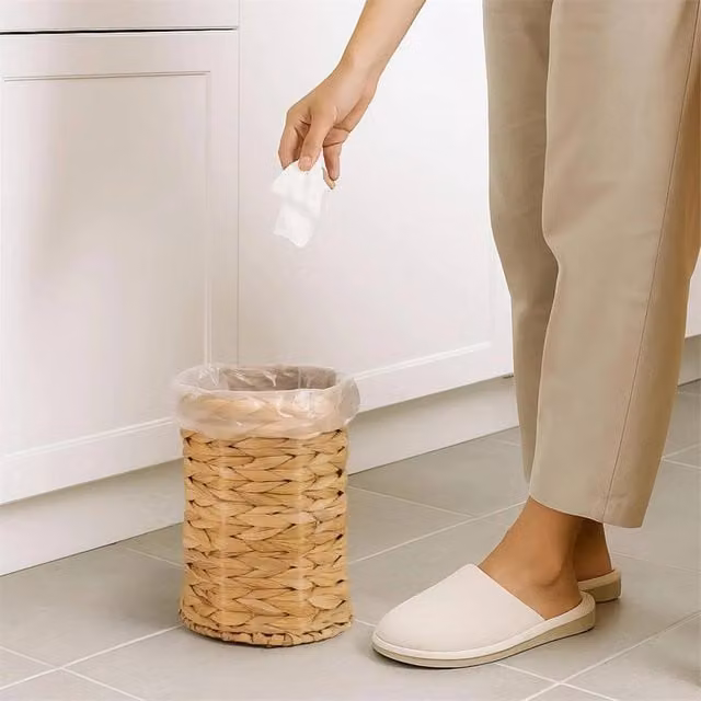 Nordara Handwoven Brown Wicker Waste Bin with Flip Lid and Handles – 1