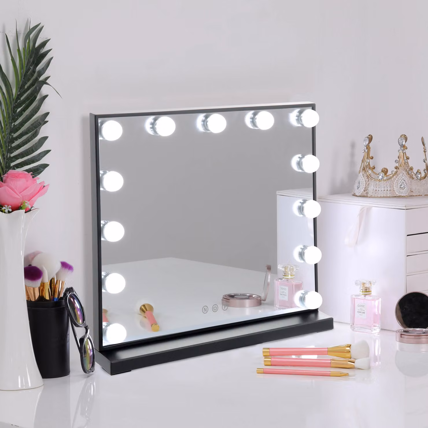 Living and Home Hollywood Vanity Mirror with Smart Touch Screen, Memory Function and 3 Colour Light Modes, Black – 4