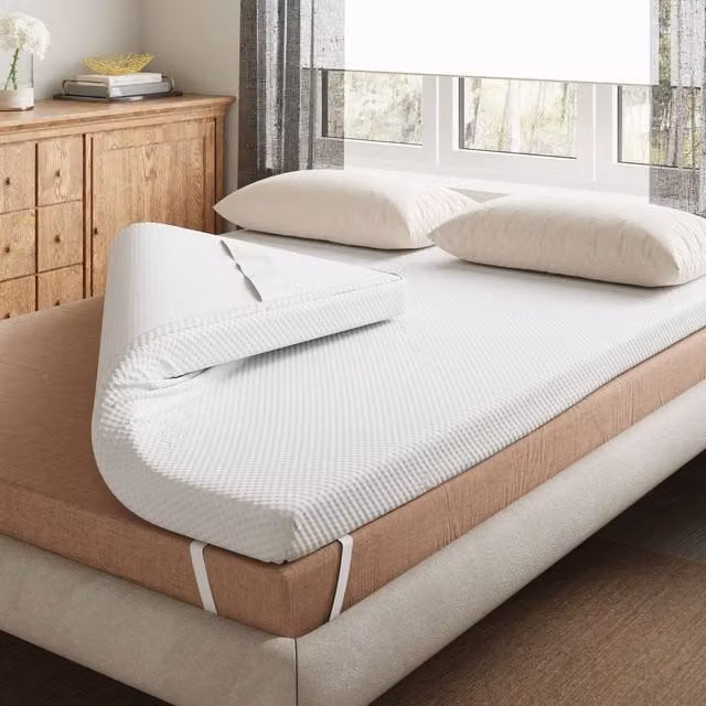 Rest Relax Visco Therapy 3cm Memory Foam Mattress Topper in White, Single – 1