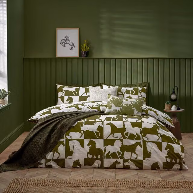 Herve Reversible Graphic Duvet Cover Set in Green, W: 180 cm x L: 200 cm