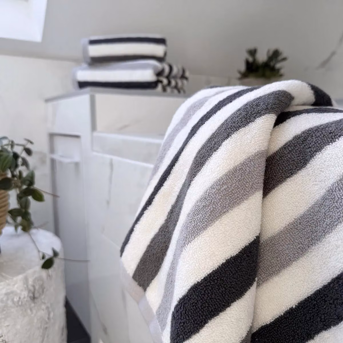 Allure Bath Fashions Cali Striped Cotton Towel Set, Pack of 2, Grey and Green, W: 70 cm, L: 140 cm – 2