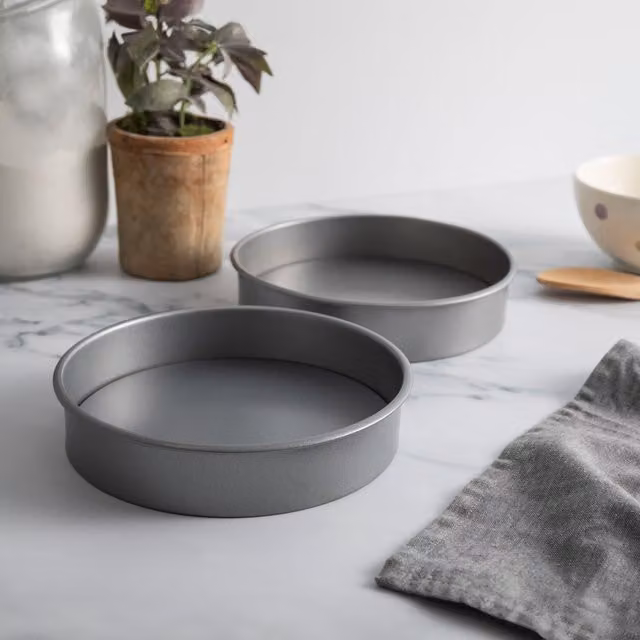 KitchenCraft Non-Stick Round Carbon Steel Loose Base Cake Tin, Diameter: 20 cm, Anthracite – 2