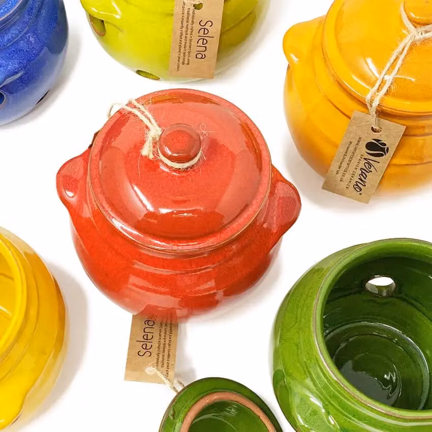 Verano Spanish Ceramics Selena Glazed Hand Dipped Ceramic Garlic Jar with Lid, Red, Height: 15 cm – 2