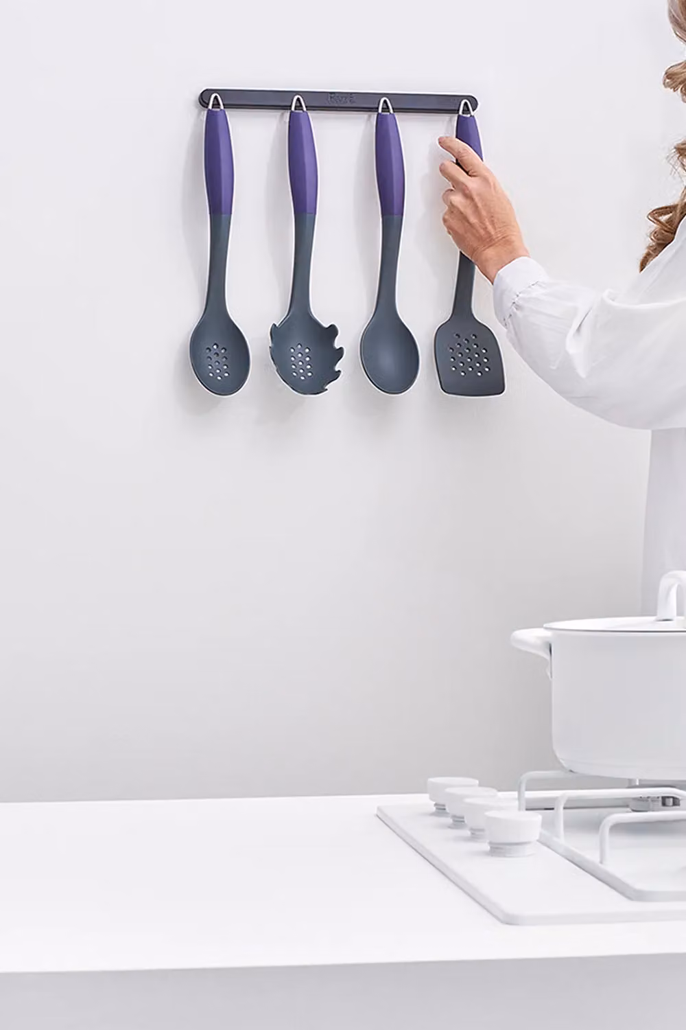 EYRA DESIGNS All Hands Silicone Turner in Purple Aubergine – 2