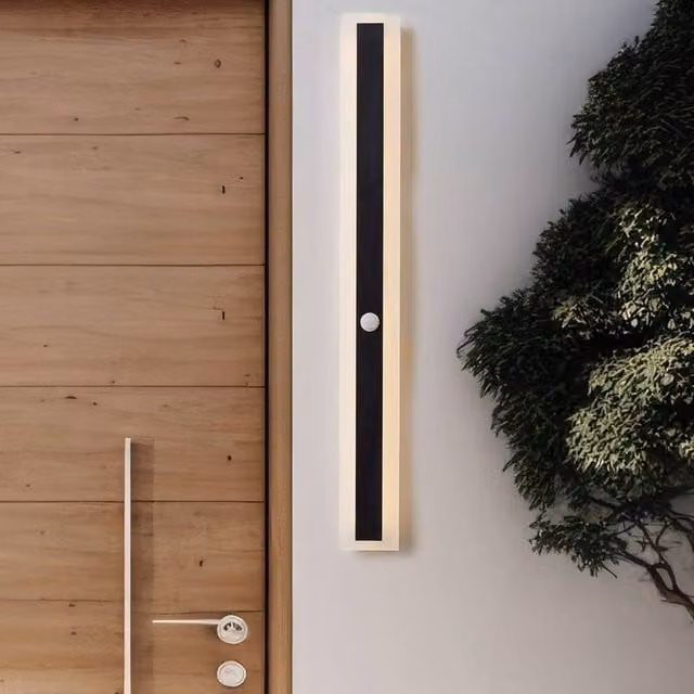 Wyld and Coco Black Outdoor LED Wall Light with Motion Sensor, H 80 cm – 1