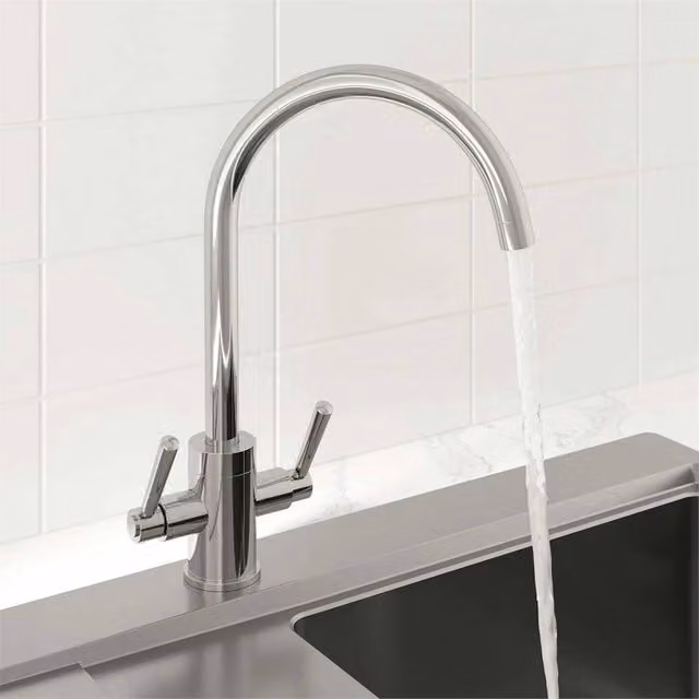SPETLEK Kitchen Sink Mixer Tap with Swivel Spout and Dual Lever in Chrome Metallic Silver