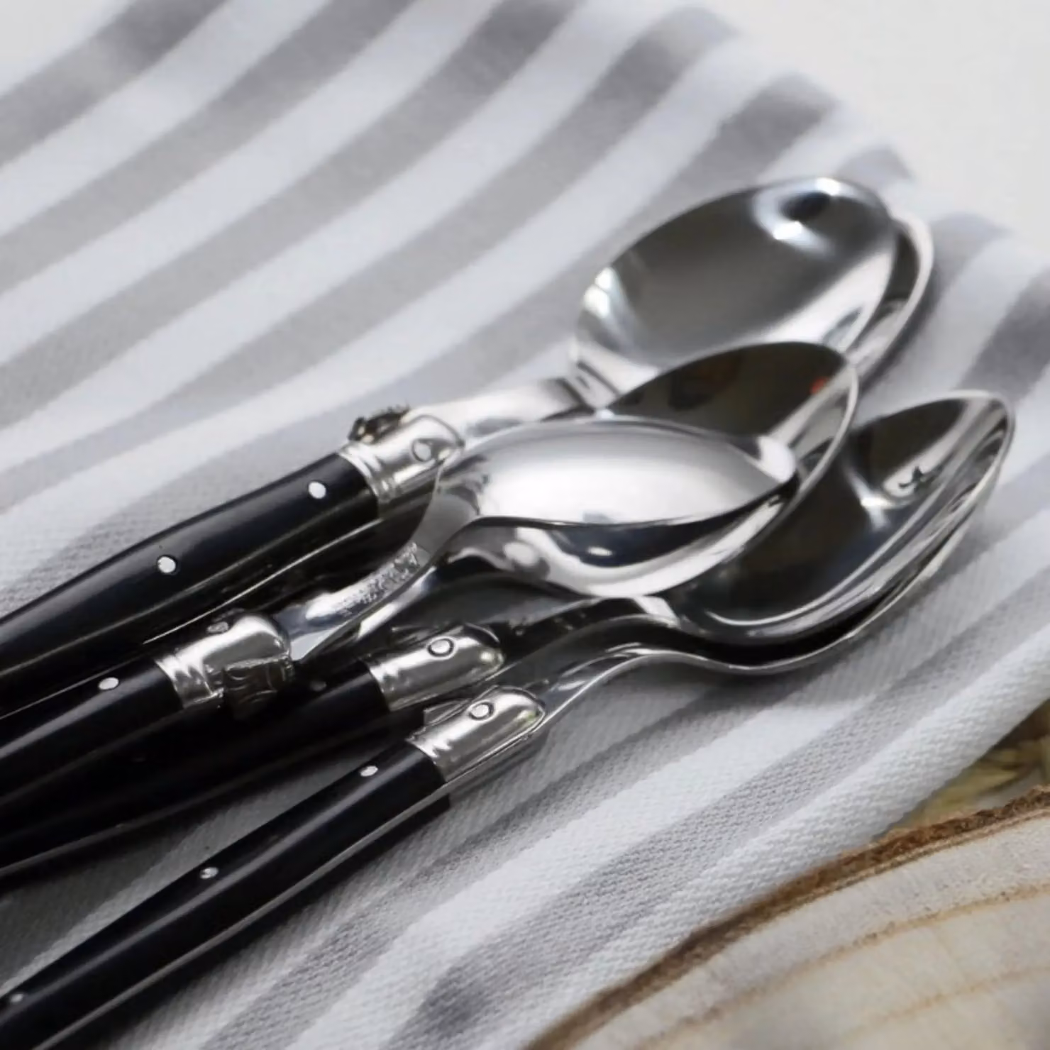 Laguiole 24 Piece Stainless Steel Cutlery Set with Black Wooden Presentation Case – 4