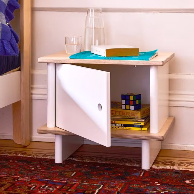 Oeuf NYC Modern Library Bedside Table in Birch and White, W/D/H: 35.5 x 40.0 x 48.25 cm – 1