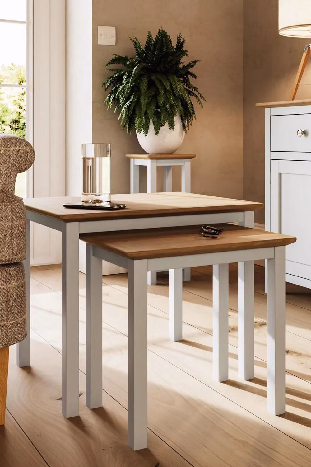 FWStyle Nest of 2 Tables with White Linen and Oak Tops, W/D/H: 55 x 45 x 44 cm – 2