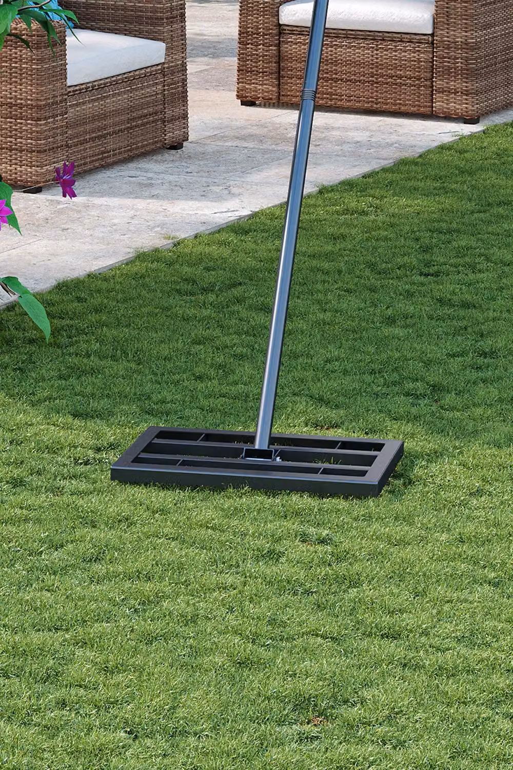 Living and Home Black Metal Lawn Levelling Rake with Detachable Handle and Serrated Design for Soil and Grass – 2