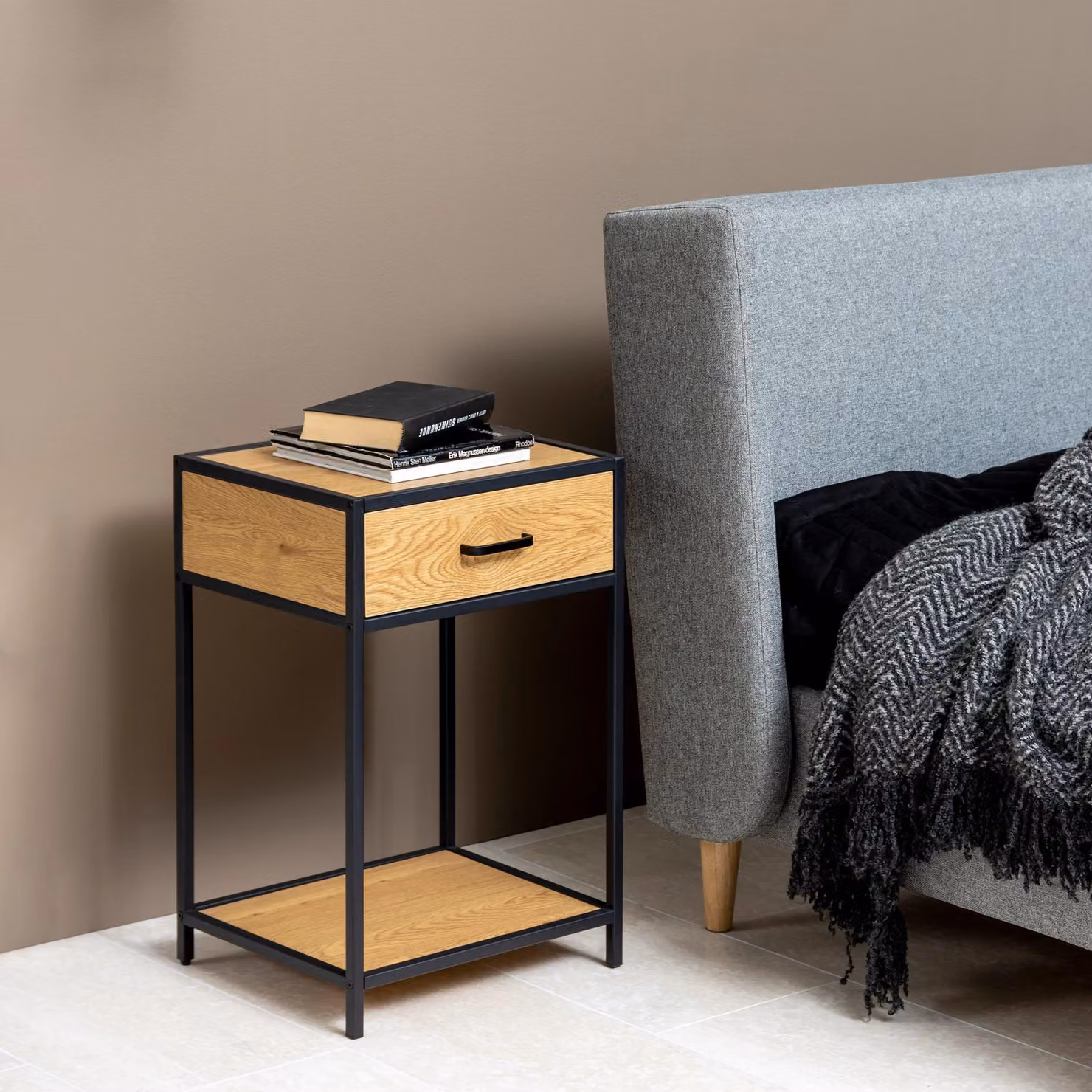 Furniture To Go Seaford Bedside Table with 1 Drawer in Black and Oak – 3